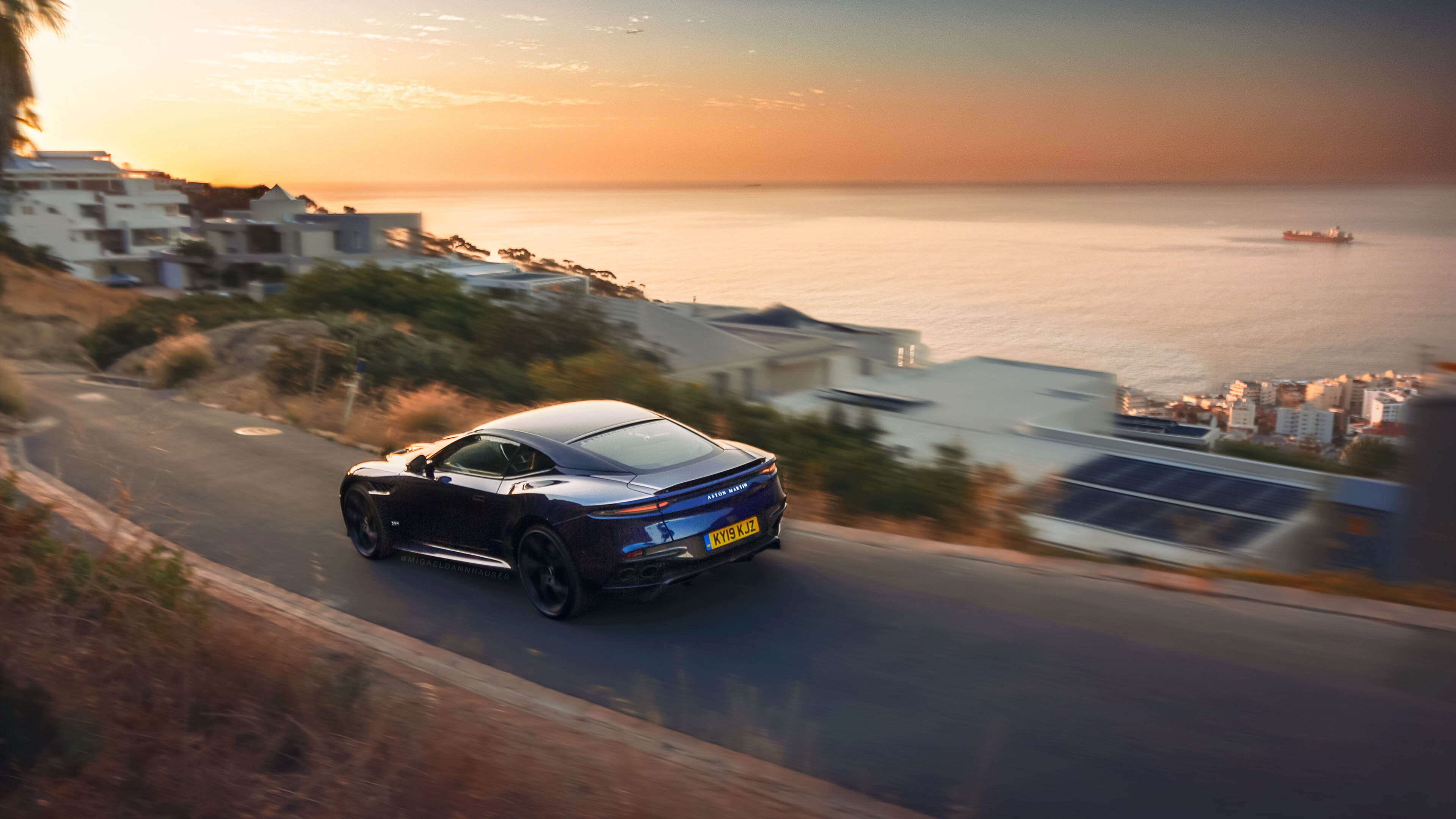 曼联加强边中结合构建立体攻击体系