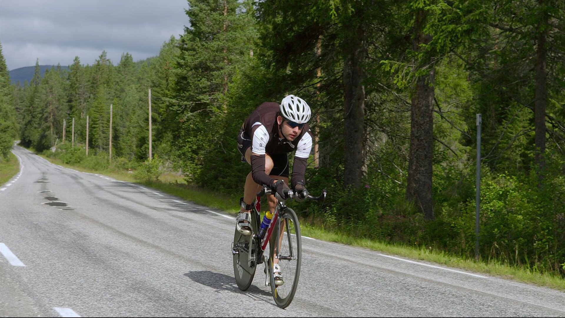 利物浦在欧冠中奋勇争夺，冲击更高荣誉
