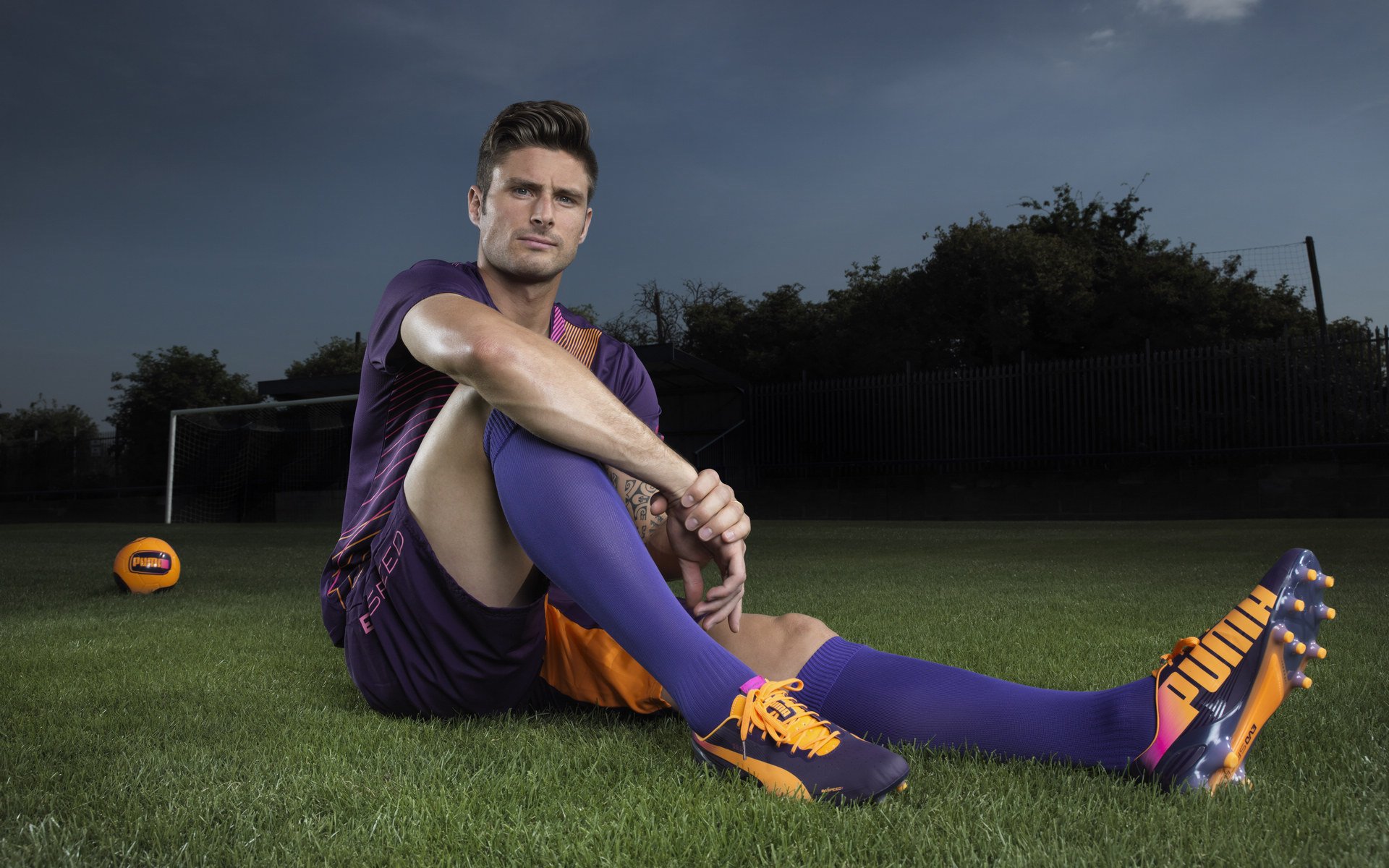 摩纳哥男队自由泳展现强劲爆发力，摩纳哥游艇俱乐部