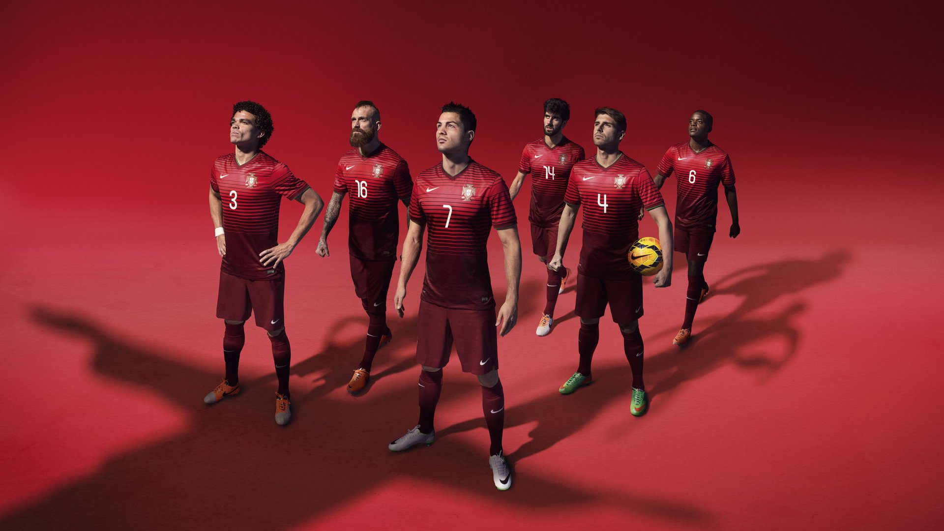 教练组赛后召开复盘会议提出中场控球率有待进一步提升，中场休息教练都说什么